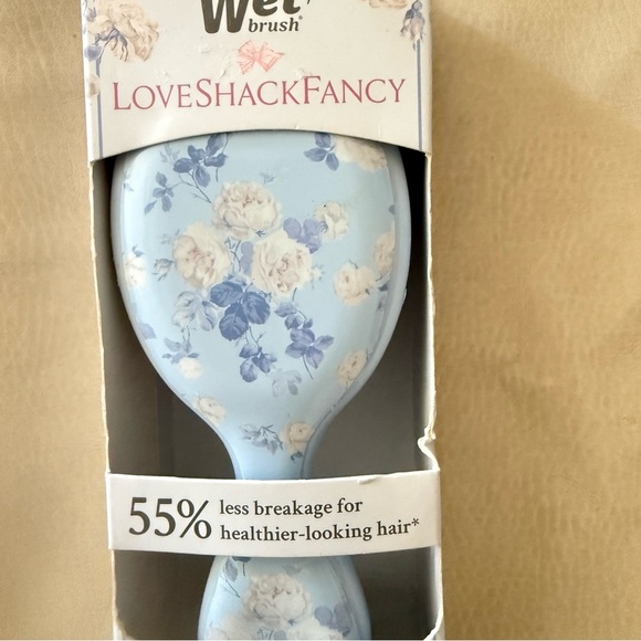 LoveShackFancy X Wet Brush MINI Detangler Brush Everblooming Rosettes - Picture 8 of 12